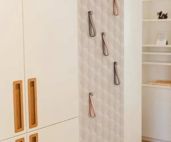 Location Centre In Historic Building With Free Garage Parking 公寓 *