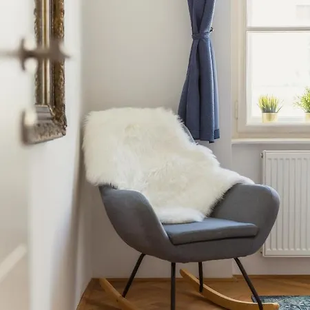 Apartman Location Centre In Historic Building With Free Garage Parking