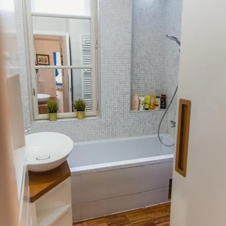 Апартаменты Location Centre In Historic Building With Free Garage Parking