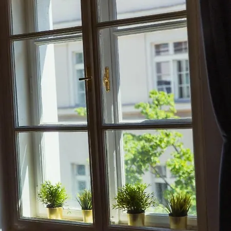 Апартаменты Location Centre In Historic Building With Free Garage Parking