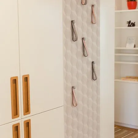 Location Centre In Historic Building With Free Garage Parking Apartman *