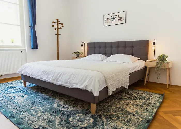 Location Centre In Historic Building With Free Garage Parking * Lublaň