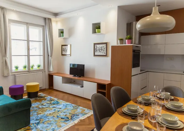 Location Centre In Historic Building With Free Garage Parking Apartment Ljubljana